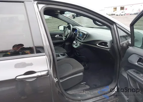 2020 Chrysler Pacifica Touring z USA, uszkodzony, nr VIN 2C4RC1FG2LR145673